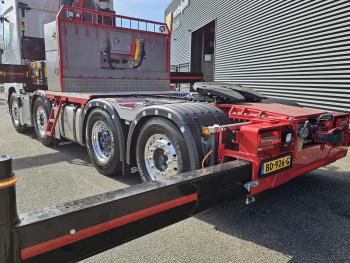 Scania R590 V8 8x2 / HMF 9520 - JIB - WINCH / TRACTOR